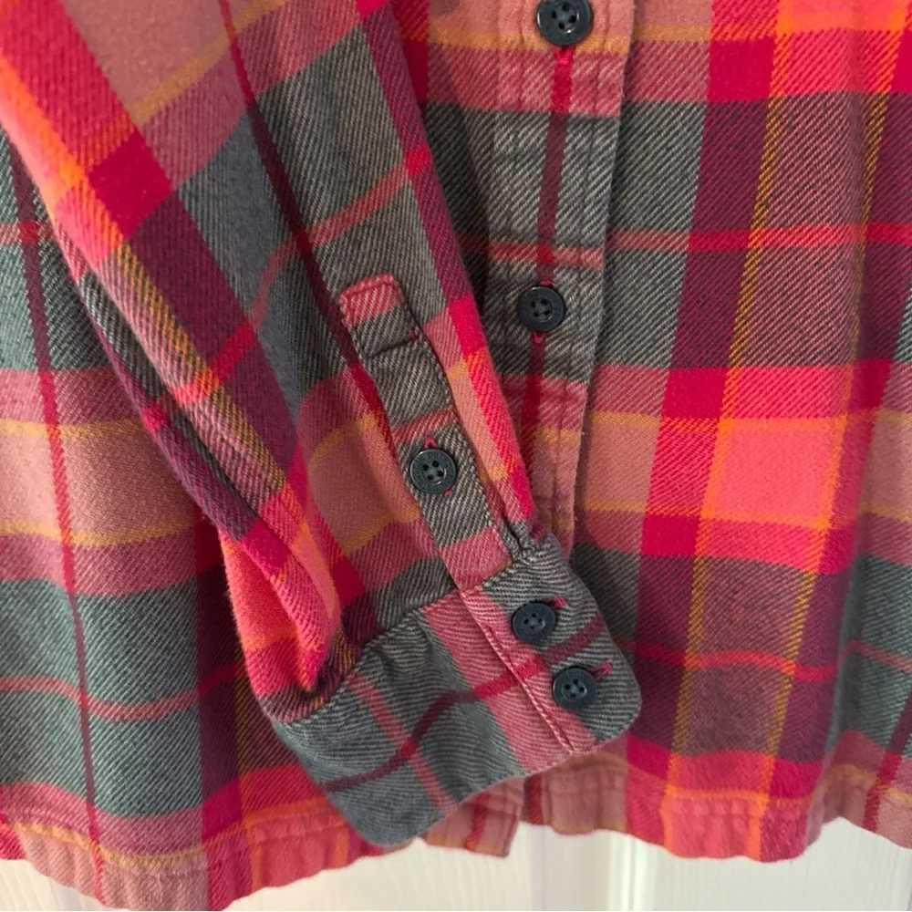 Women’s Patagonia Red and Gray Plaid Button-Up Shirt - Picture 3 of 5
